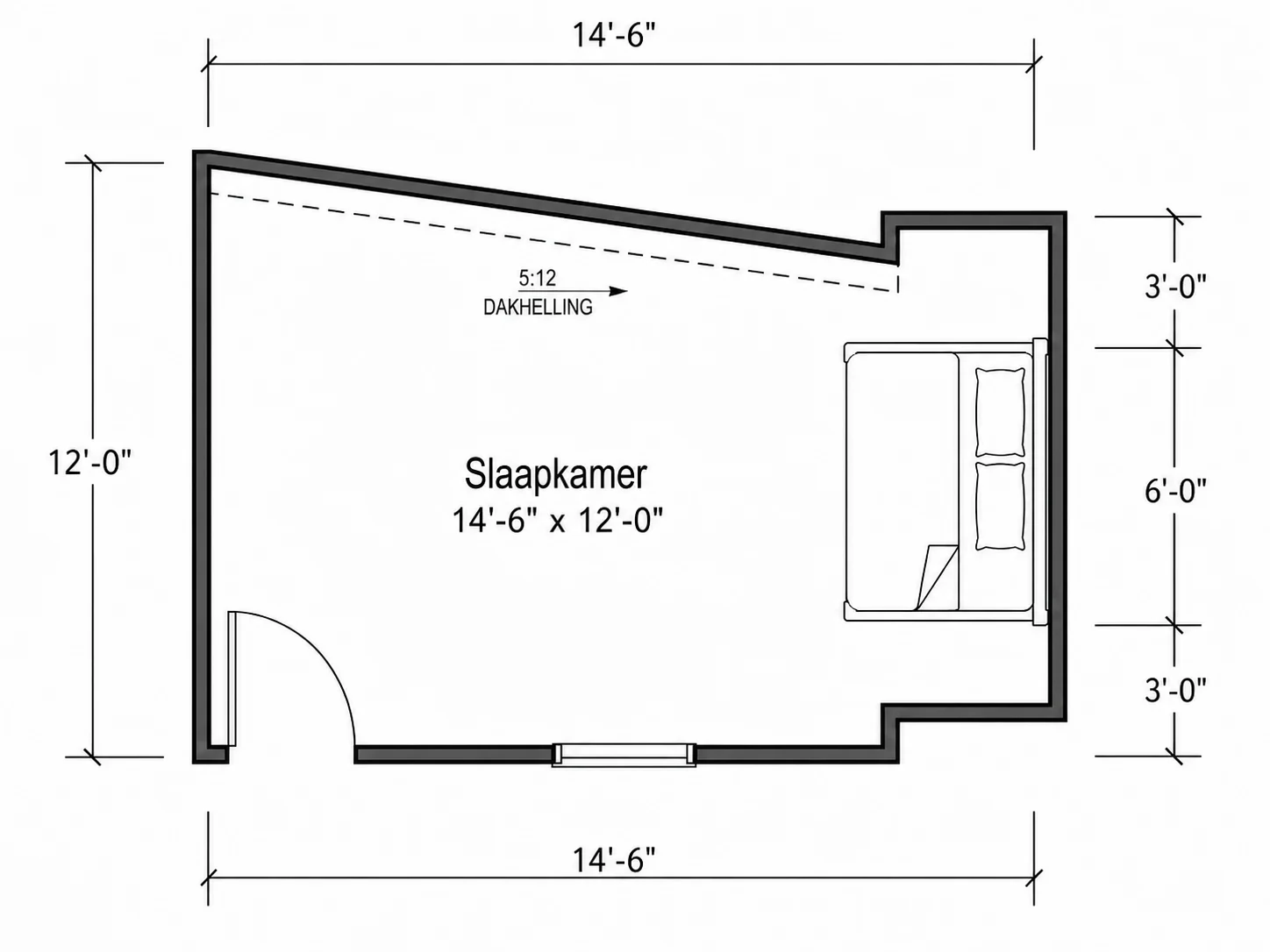 Slaapkamerindeling met een schuin dak