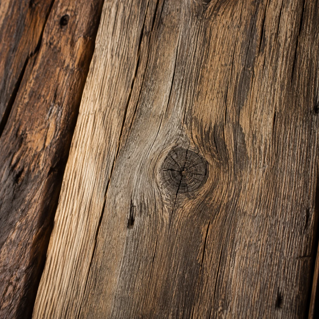Weathered and distressed reclaimed wood grain